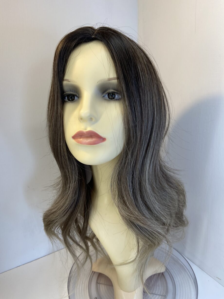 New rooted brown long wig. Bbrls495