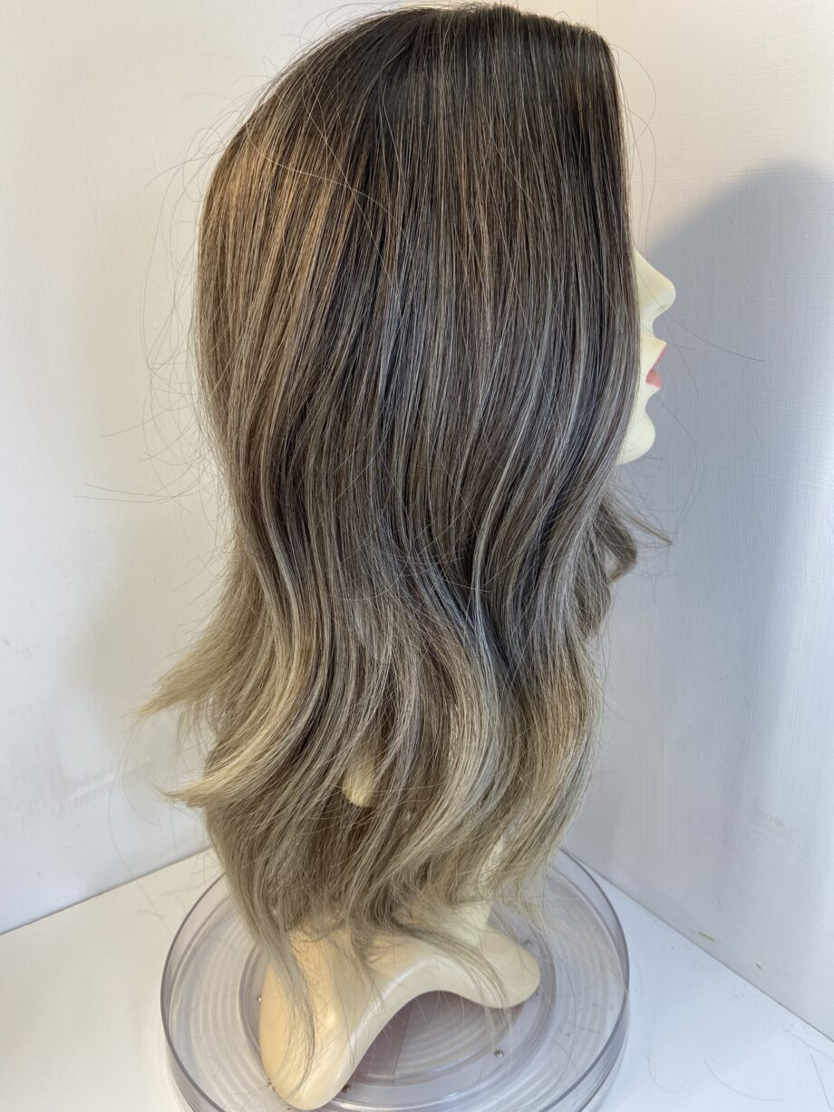 New rooted brown long wig. Bbrls495