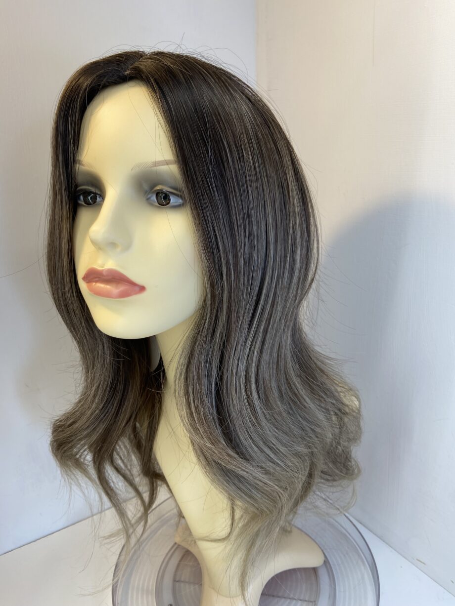 New rooted brown long wig. Bbrls495