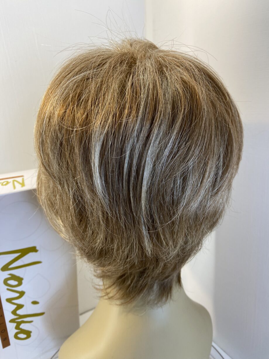 Blonde designer wig. Bblss496