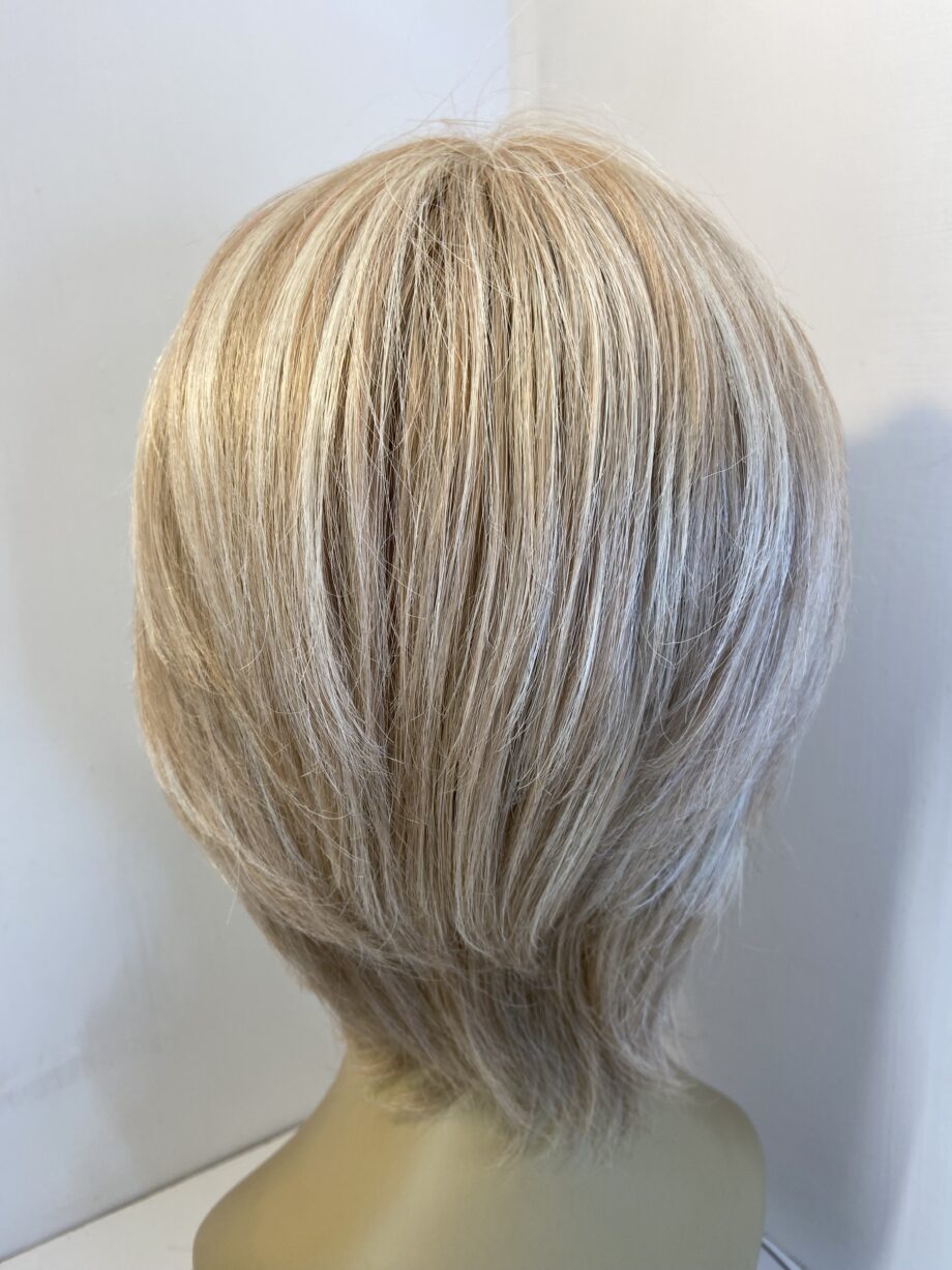 Blonde short super soft wig. Blms735