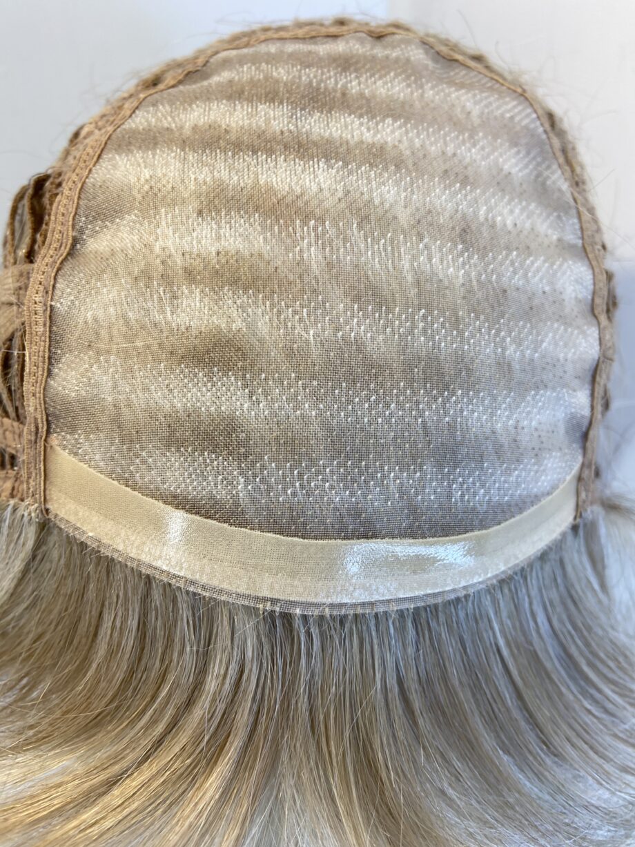 Blonde short super soft wig. Blms735
