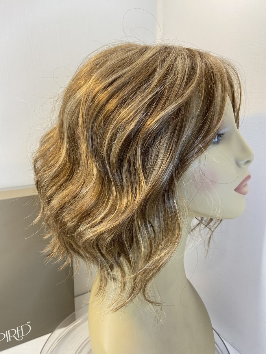 New caramel glow inspired wavy wig. Bblwm497