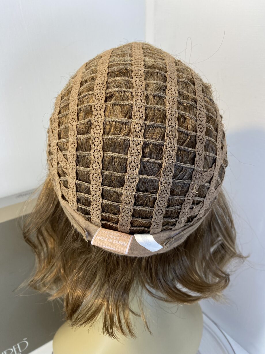New caramel glow inspired wavy wig. Bblwm497