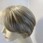 Soft blonde short wig. Blss619