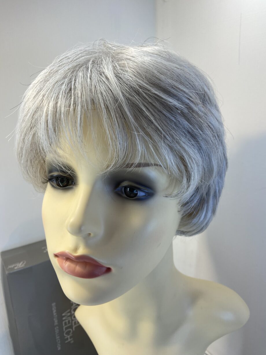 New Raquel Welch silver grey wig. Bgss498.
