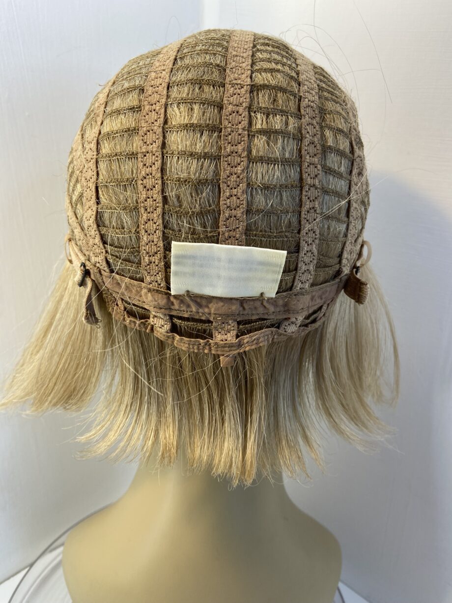 Blonde mid lengths highlighted wig. Blms315