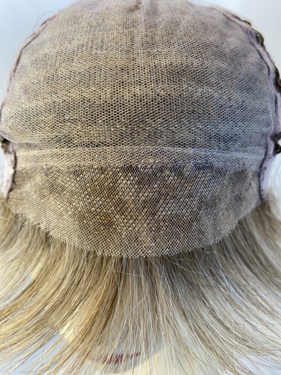 Light brown/ blonde wig. Blss320