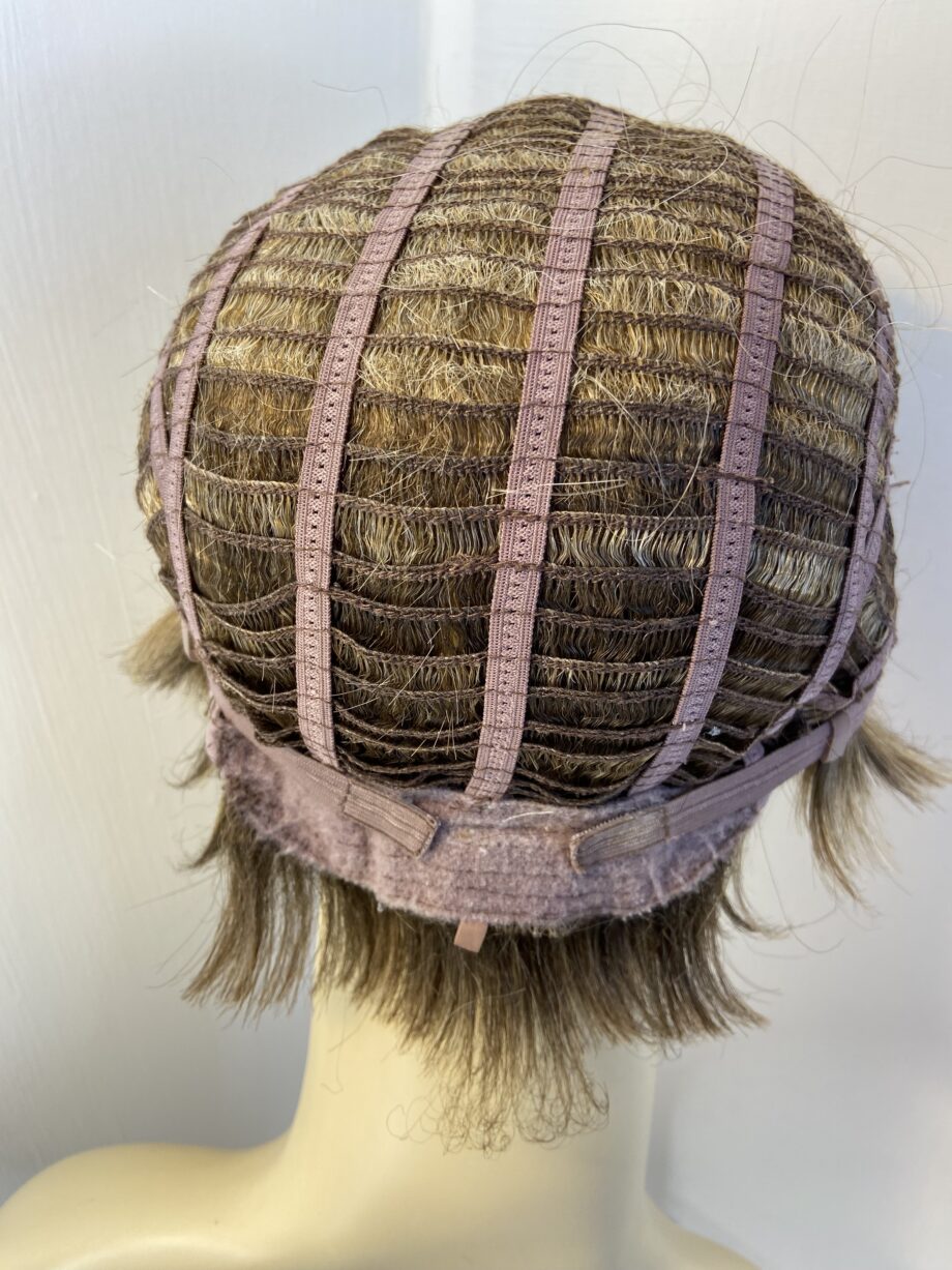 Light brown/ blonde wig. Blss320