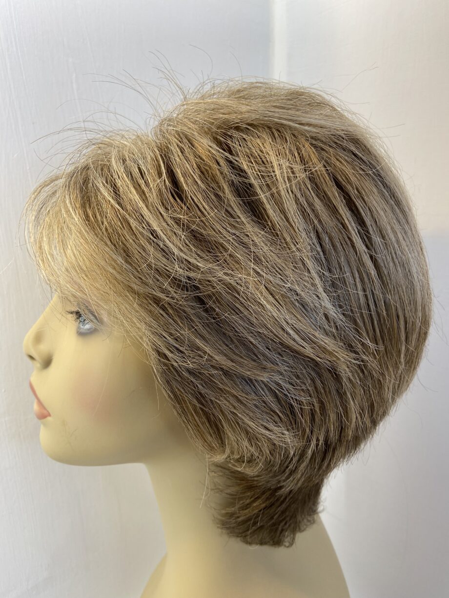 Short blonde soft cap wig. Blss321