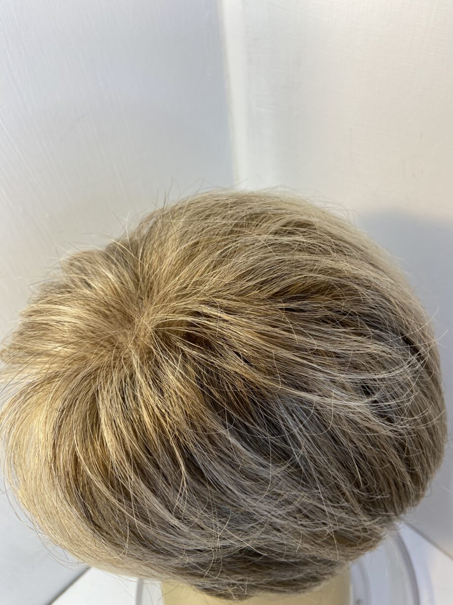 Short blonde soft cap wig. Blss321