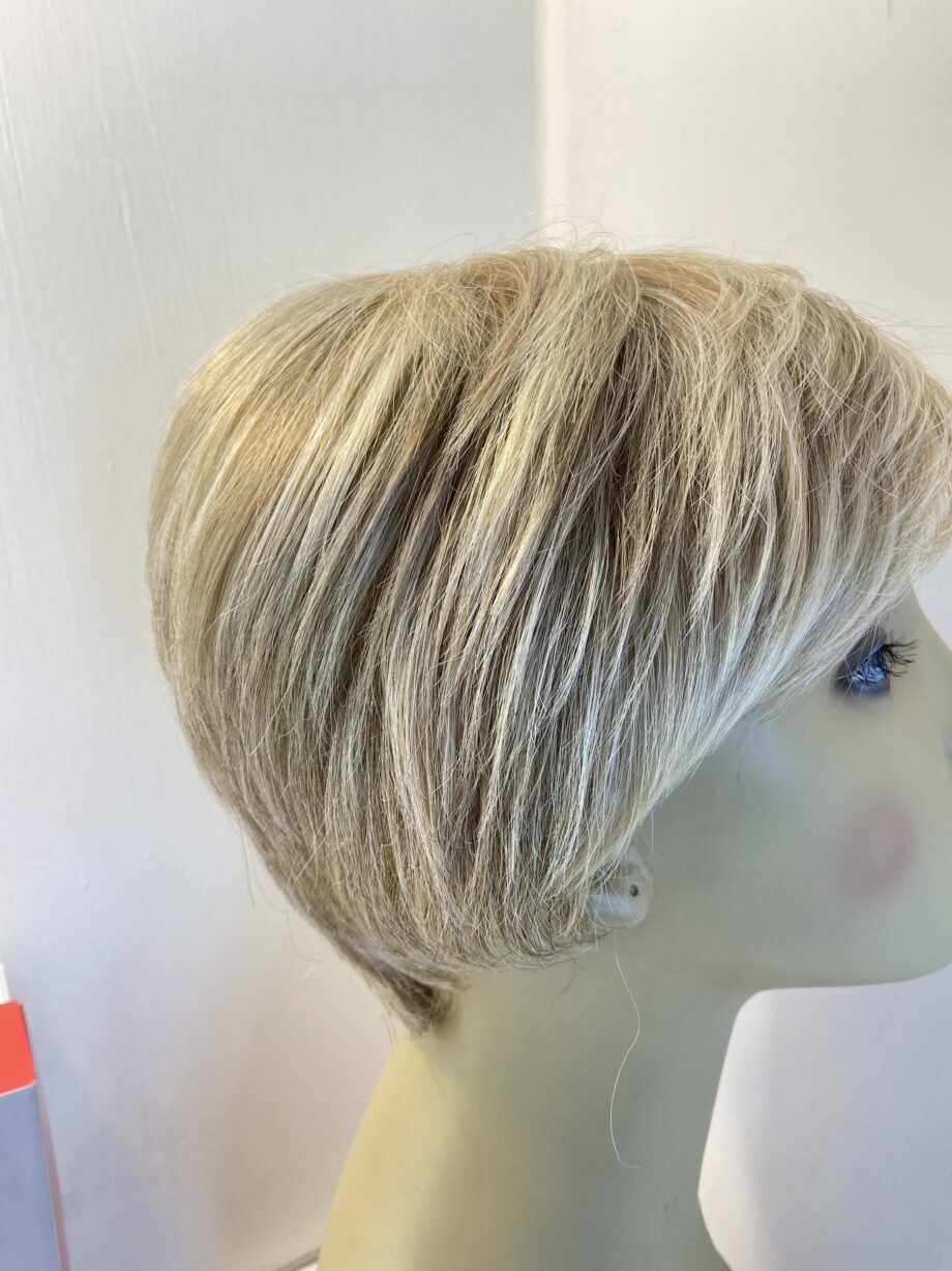 Soft cap blonde boxed wig. Ellen Wille collection. Bblss500