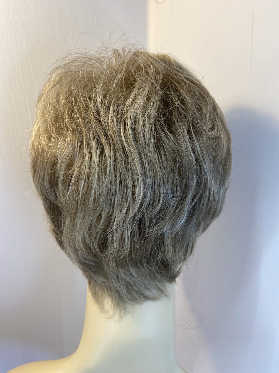Short blonde wavy wig   Bblsw502
