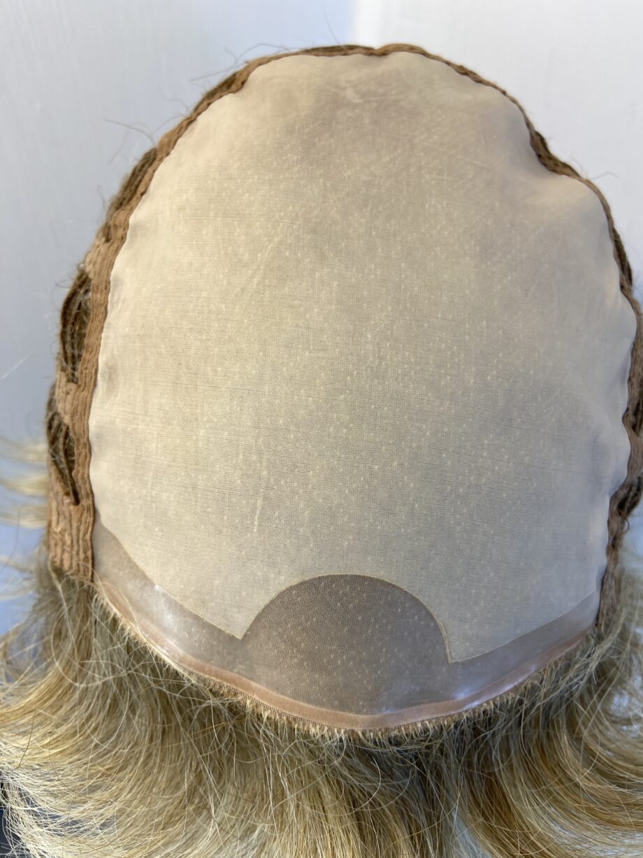Beautiful blonde short designer wig. Bblsw503