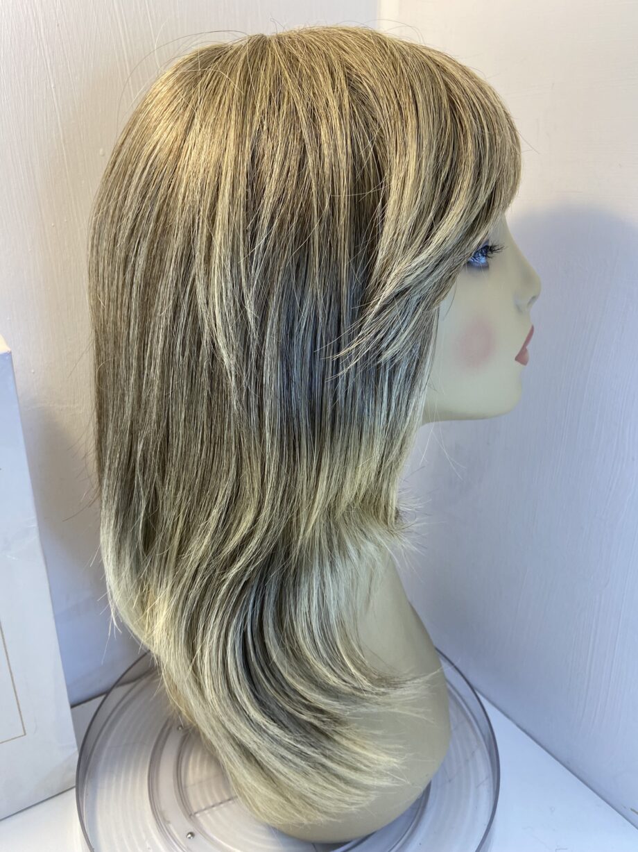 Long blonde Noriko design wig. Bblls507