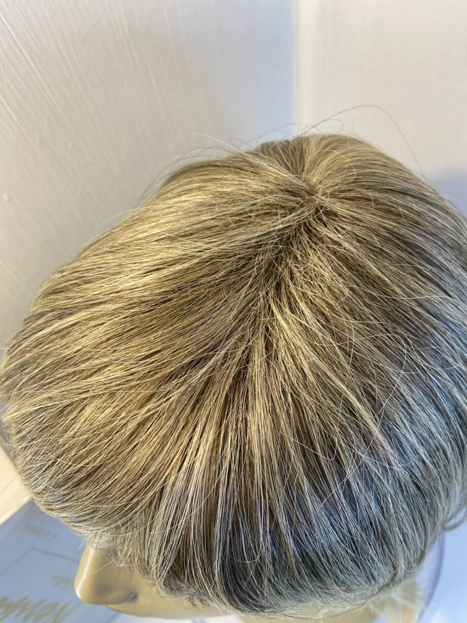 Long blonde Noriko design wig. Bblls507