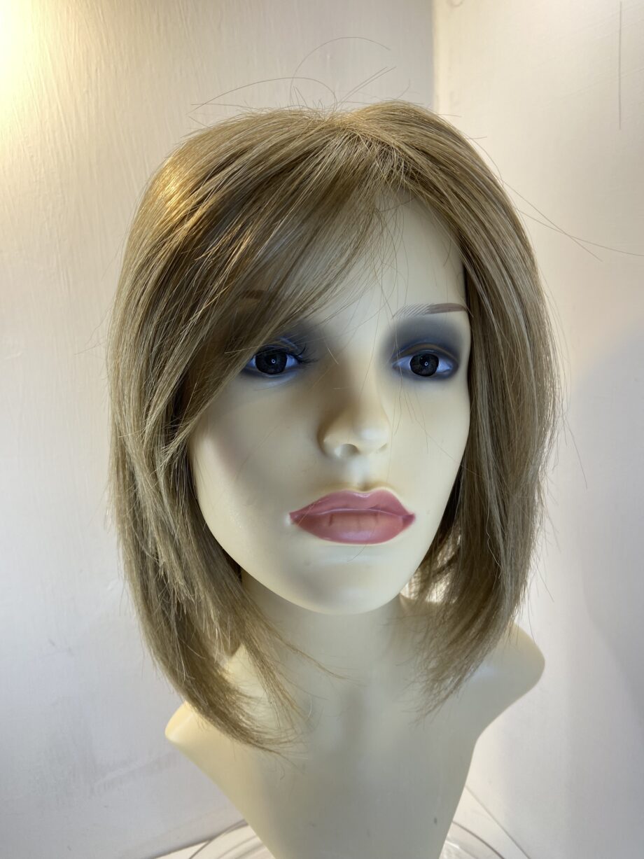 Blonde Noriko wig. Blms821