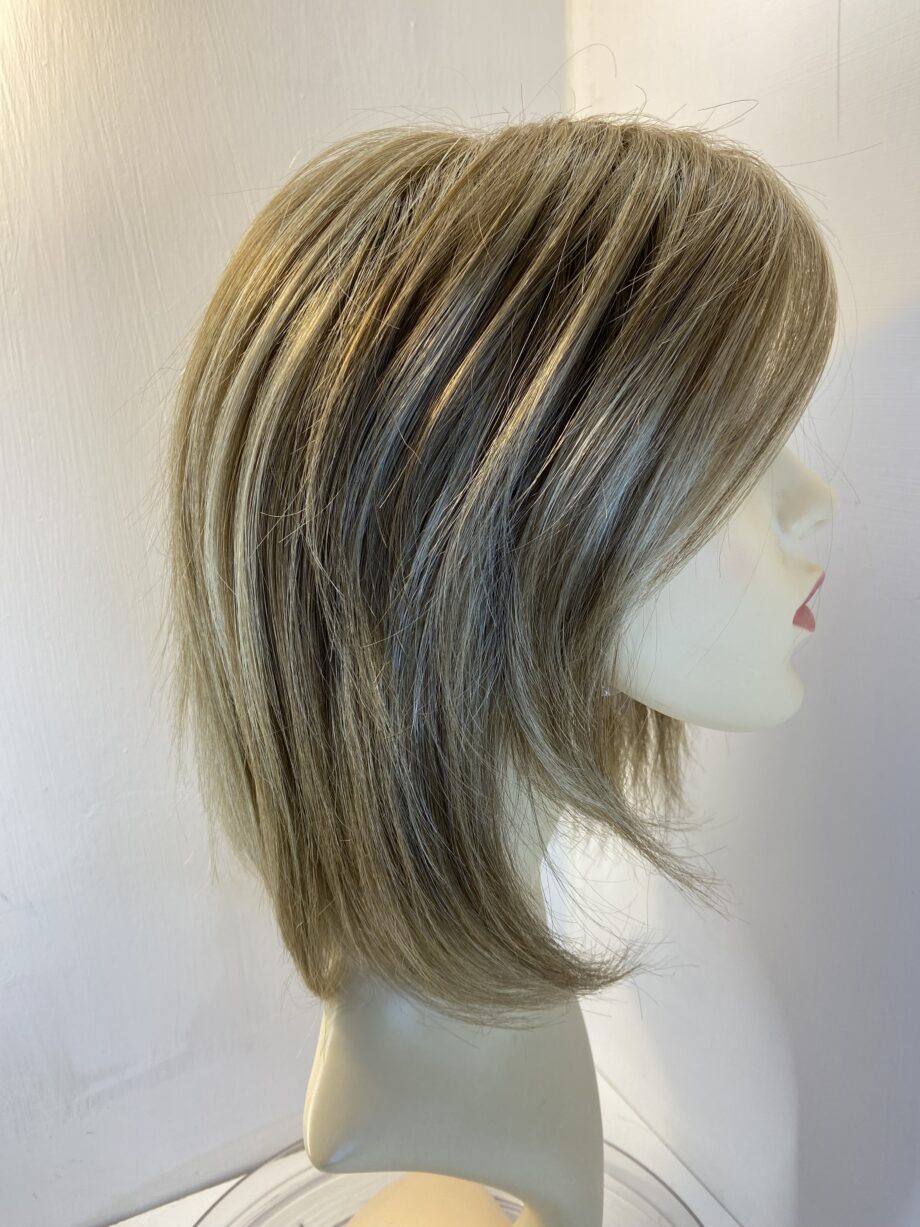 Blonde Noriko wig. Blms821