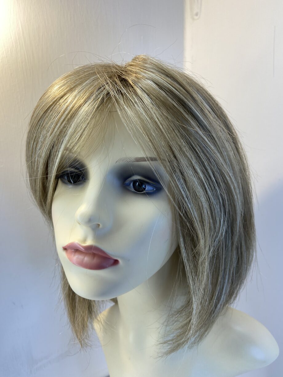 Blonde Noriko wig. Blms821