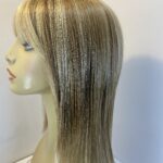 Long pre loved blonde wig. Blls737