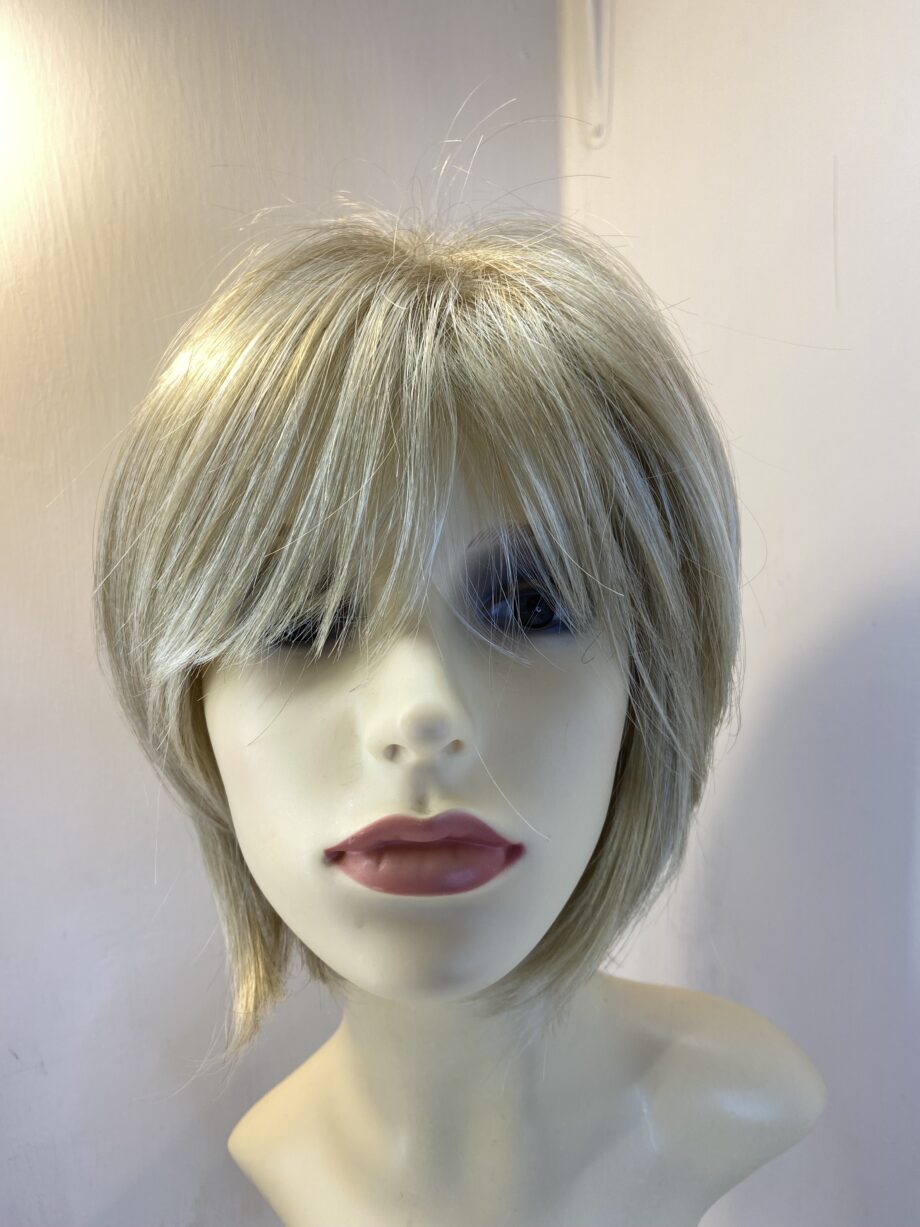 Stunning light blonde Noriko wig. Blms738
