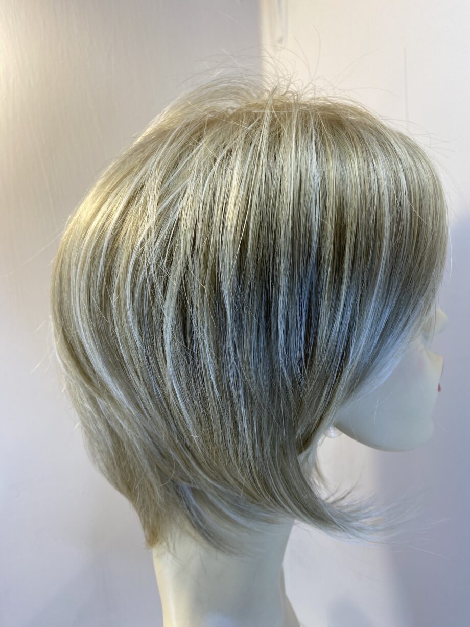 Stunning light blonde Noriko wig. Blms738