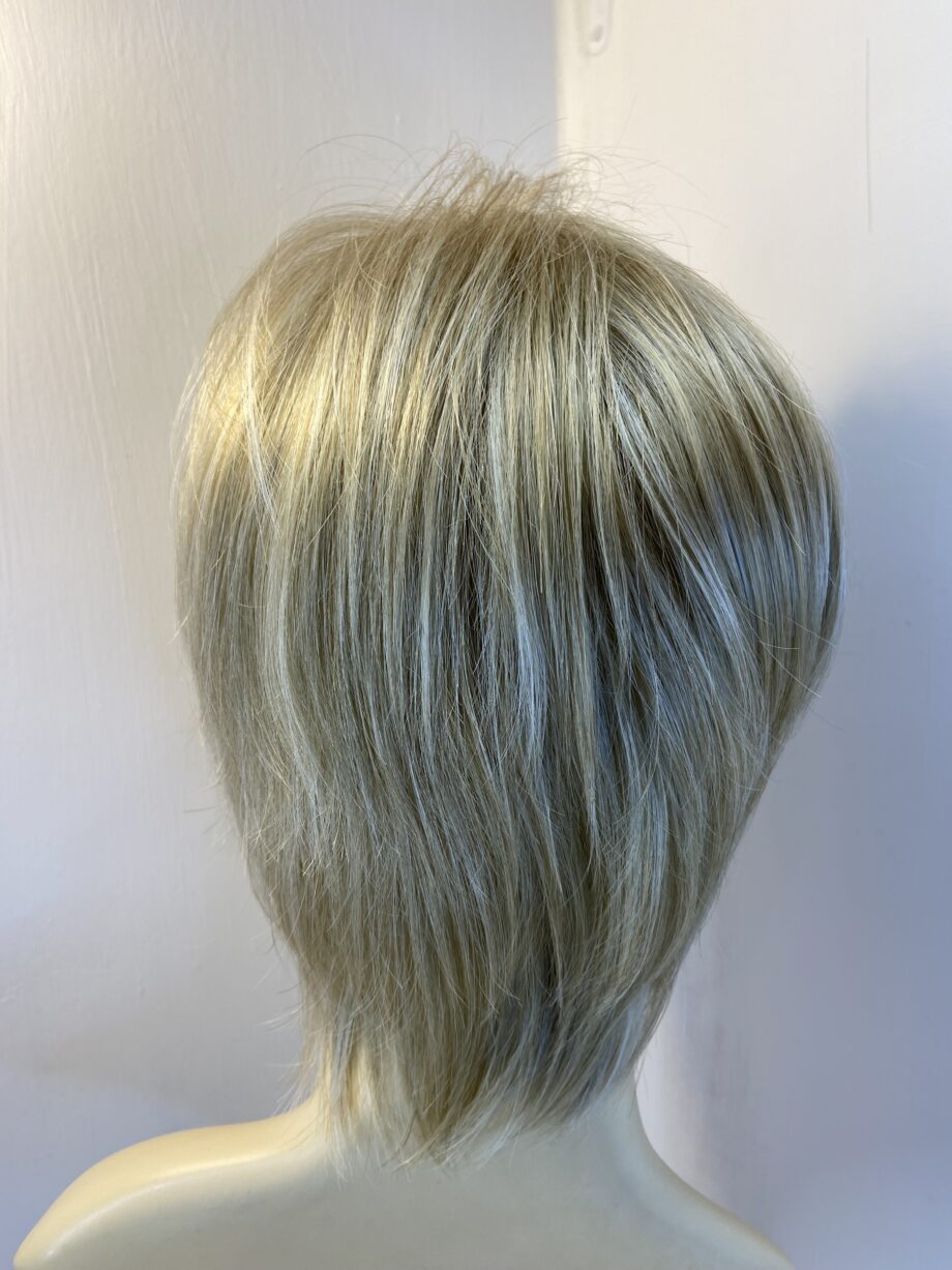 Stunning light blonde Noriko wig. Blms738