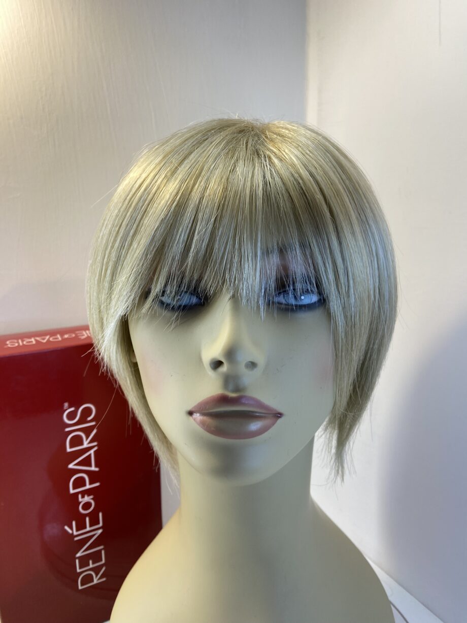 Light blonde Rene of Paris wig. Bblms504