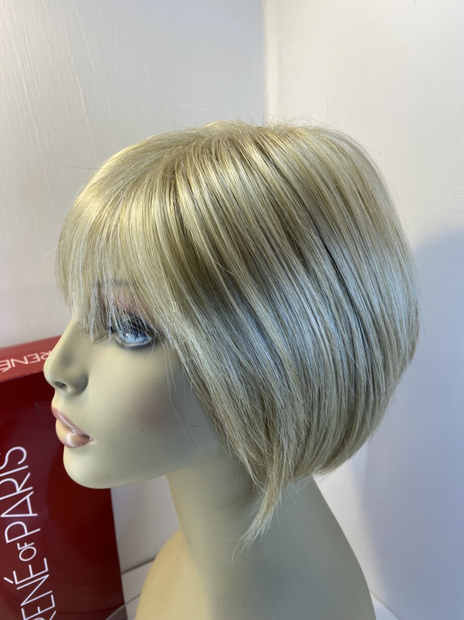 Light blonde Rene of Paris wig. Bblms504