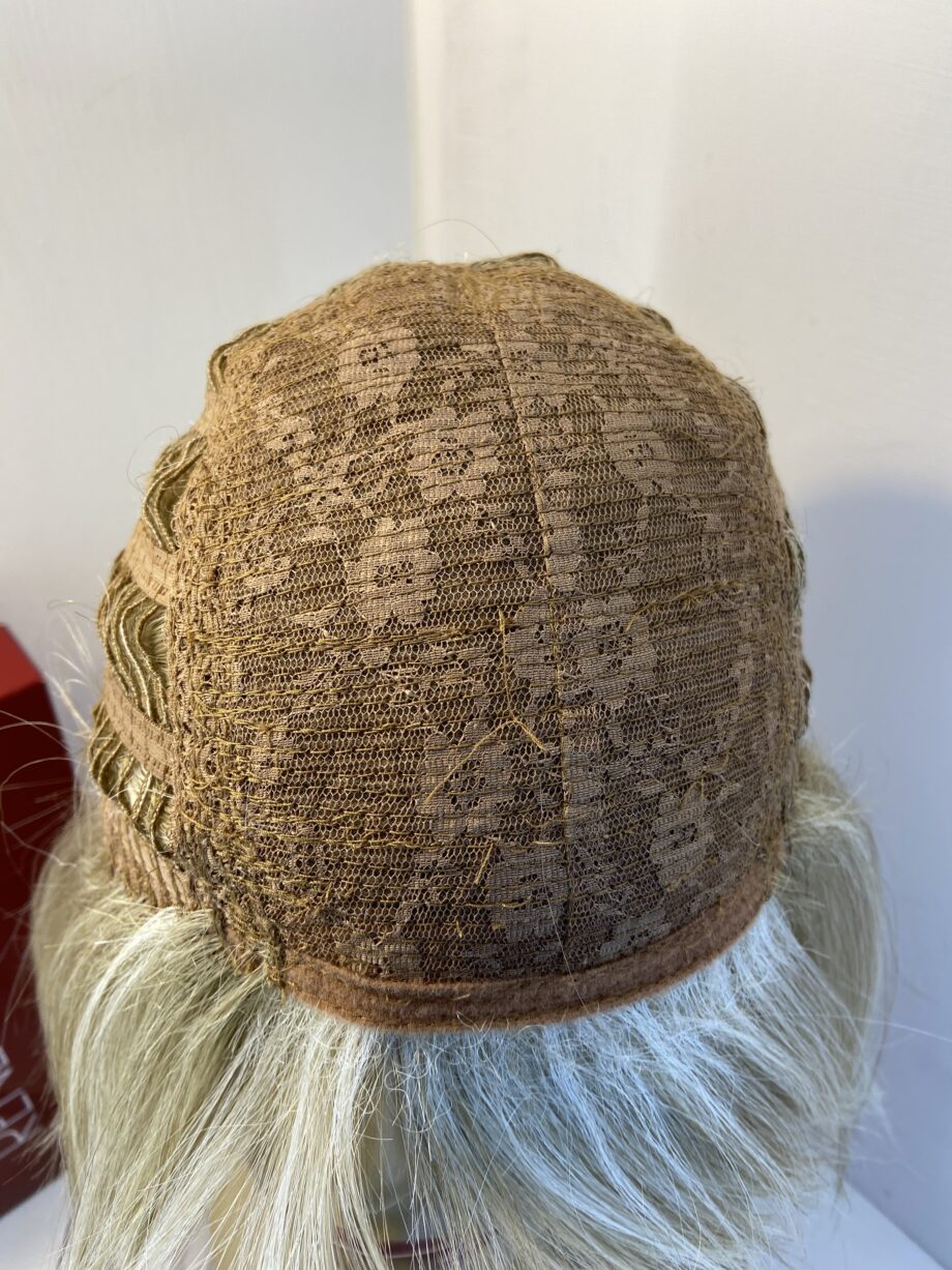 Light blonde Rene of Paris wig. Bblms504