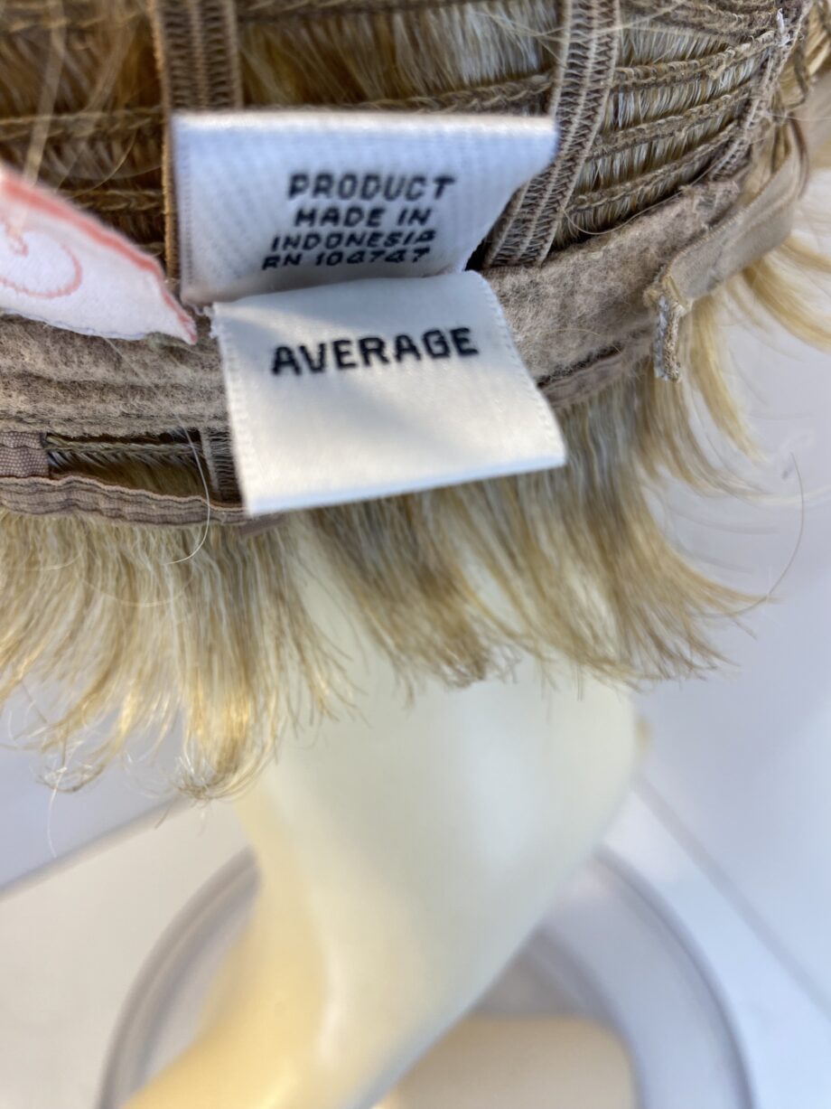Honey blonde short designer wig. Blss45