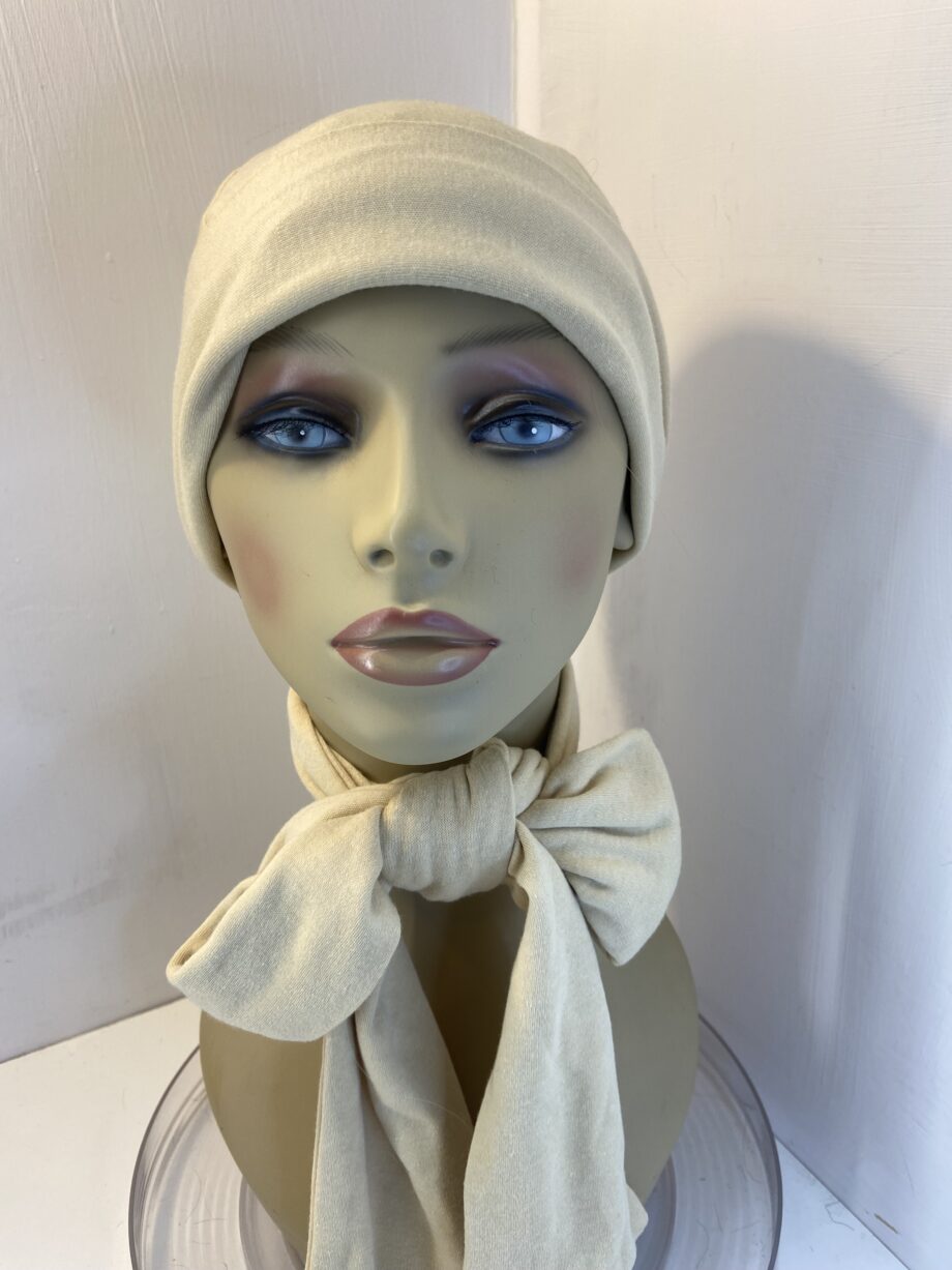 Warm cosy crest head scarf. 137