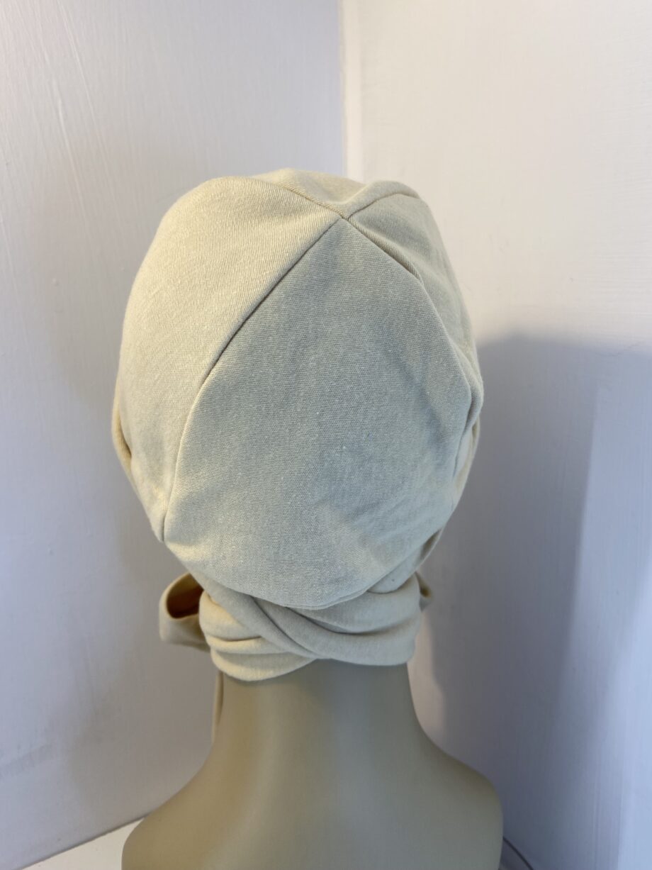 Warm cosy crest head scarf. 137