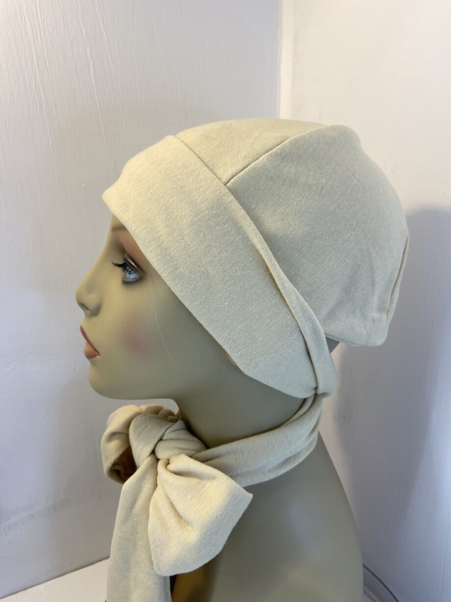 Warm cosy crest head scarf. 137