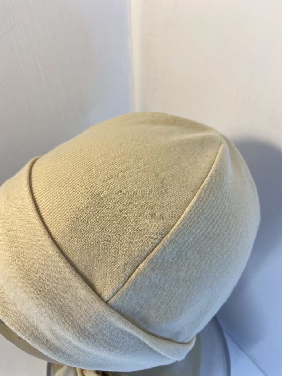Warm cosy crest head scarf. 137