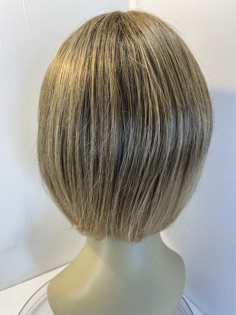 Blonde bob. Blms739