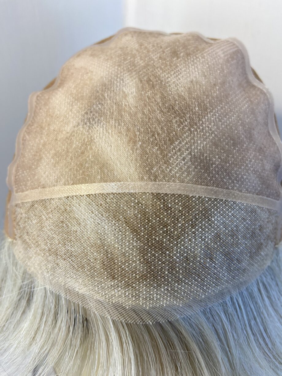 Super soft light blonde wig. Blss741