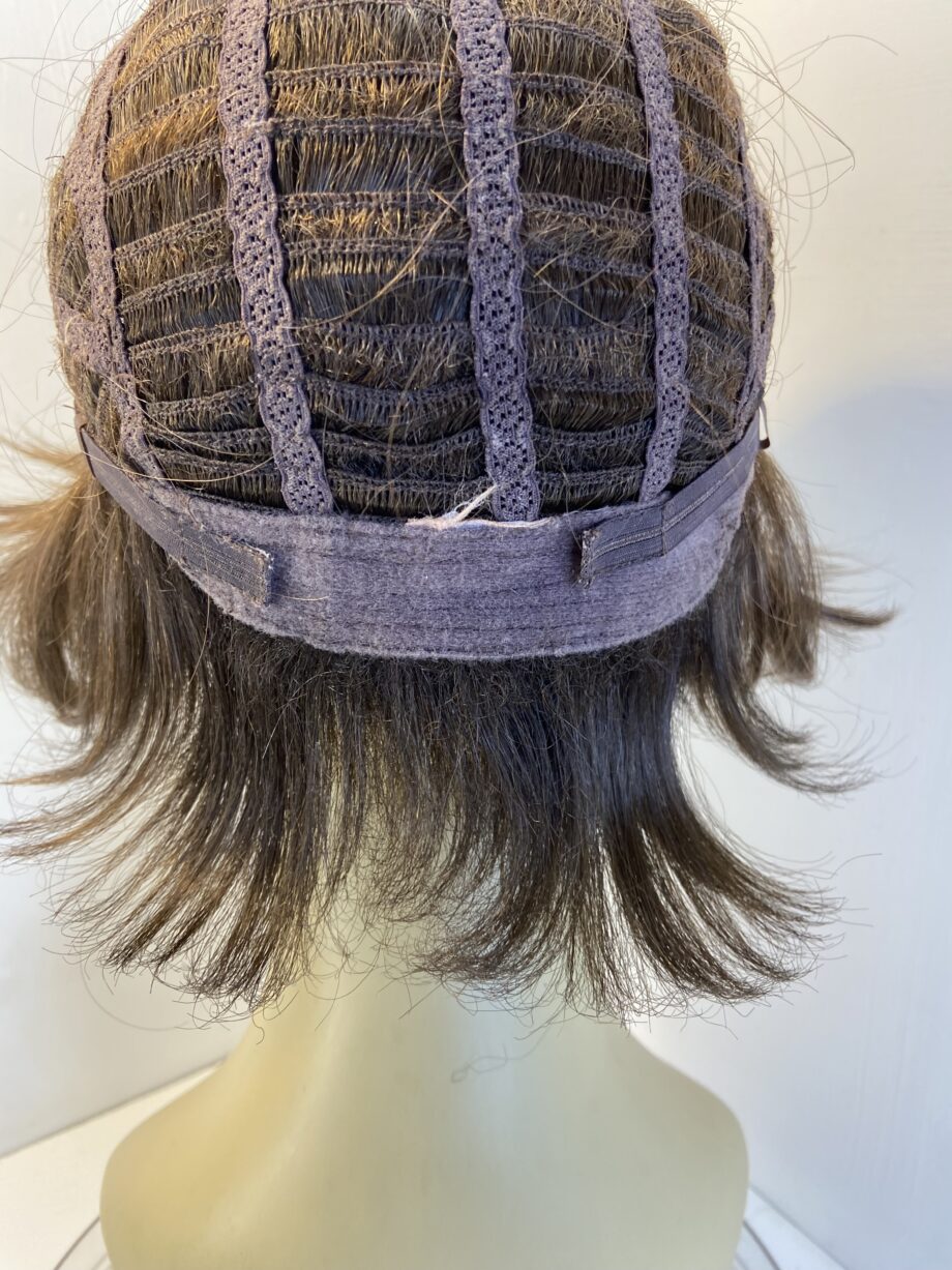 Stunning brown short wig. Brss743
