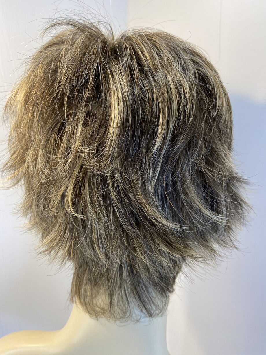 Stylish modern brown highlighted wig. Brss744a