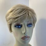 Short blonde wig. Blss801