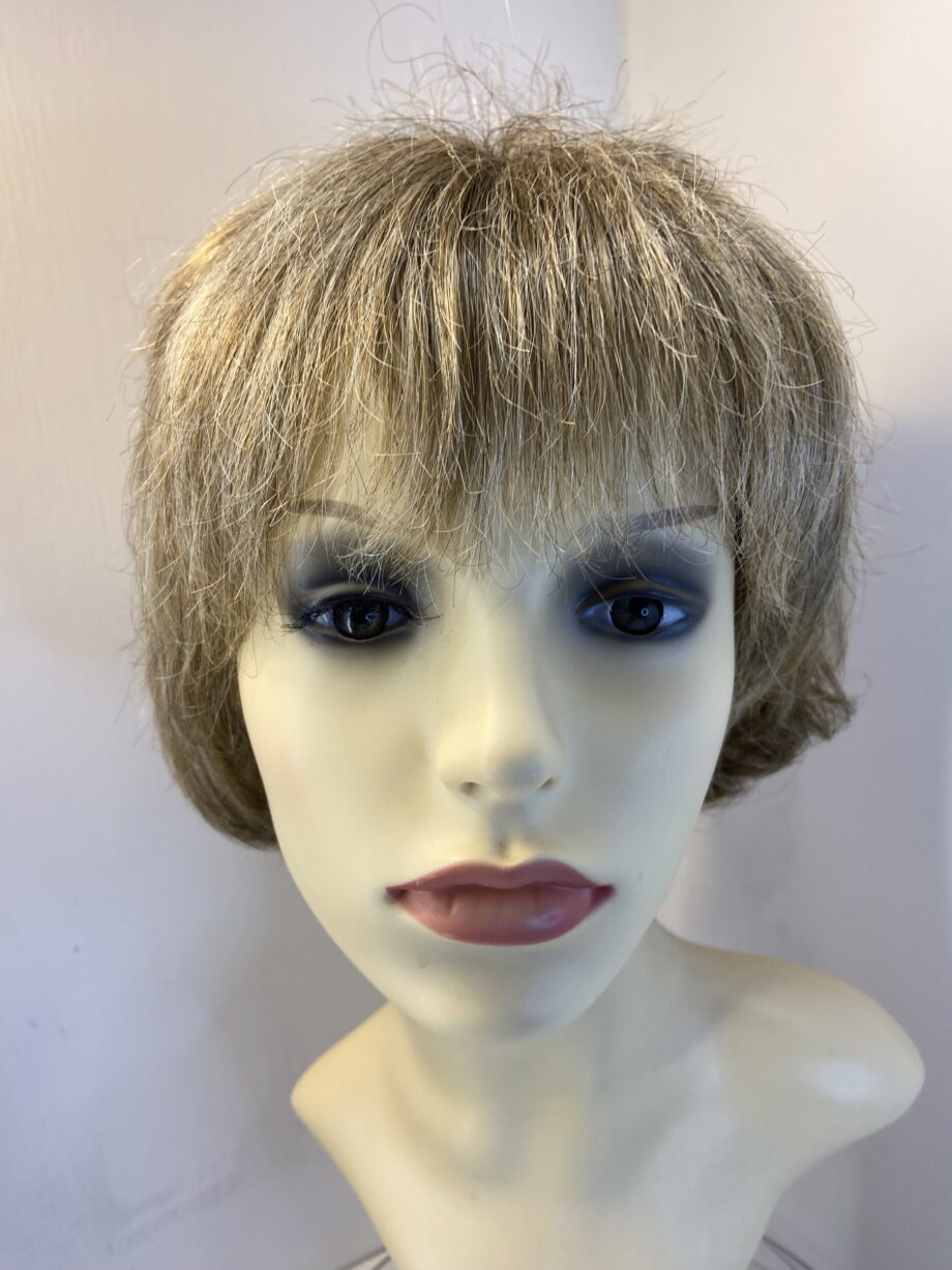 Blonde short wig. Blmw813
