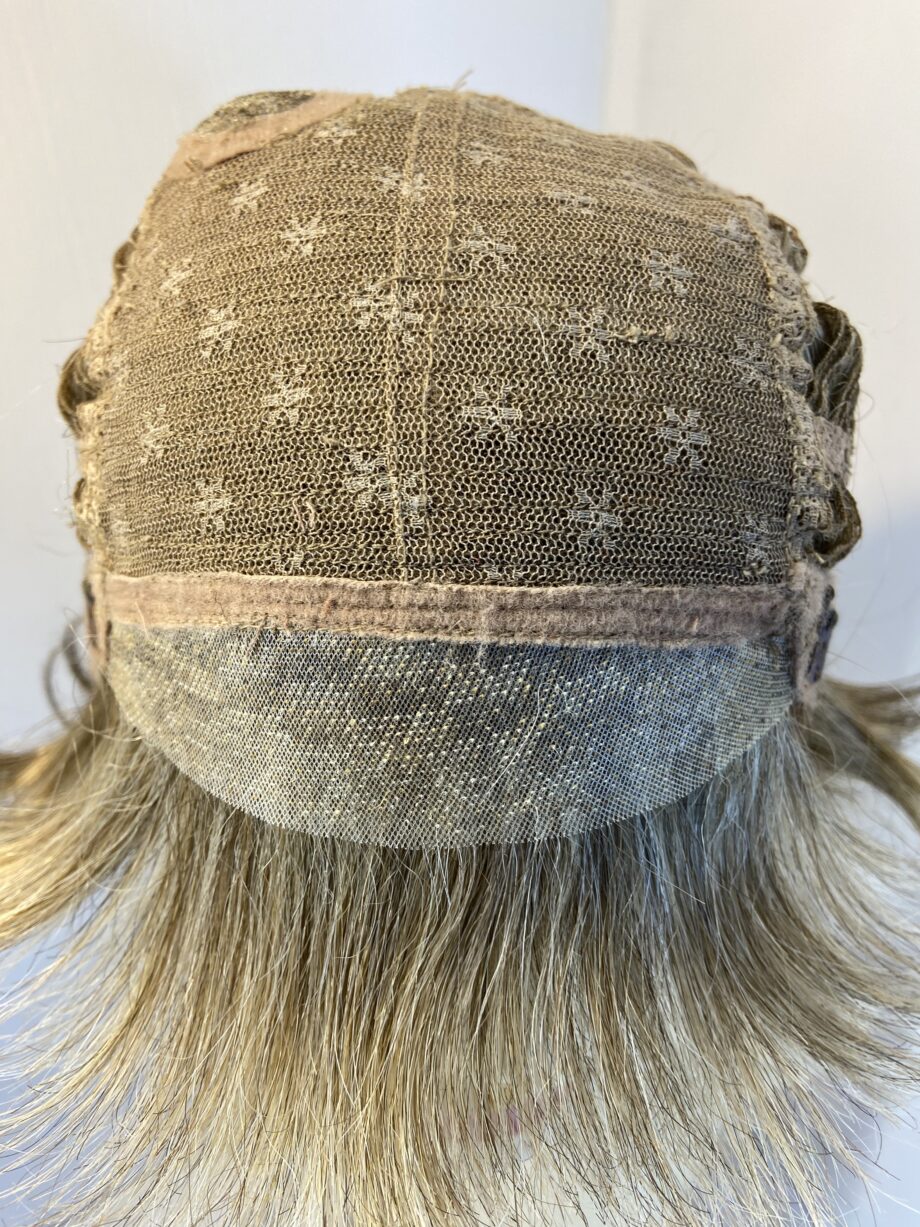 Blonde short wig. Blmw813