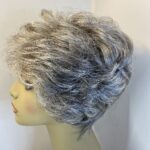 Silver grey wavy wig. Gmw738