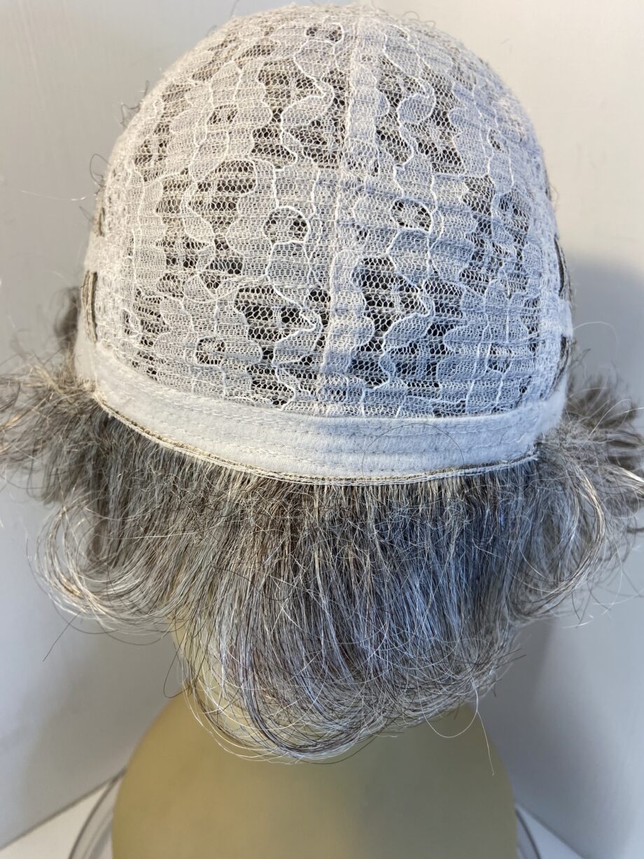 Silver grey wavy wig. Gmw738