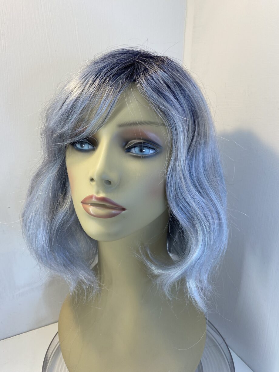 Stunning blue grey wavy wig. Gmw740