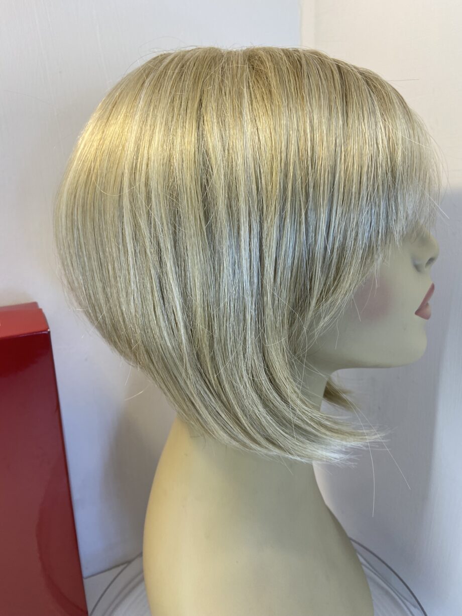 Rene of Paris creamy blonde wig. Bblms490