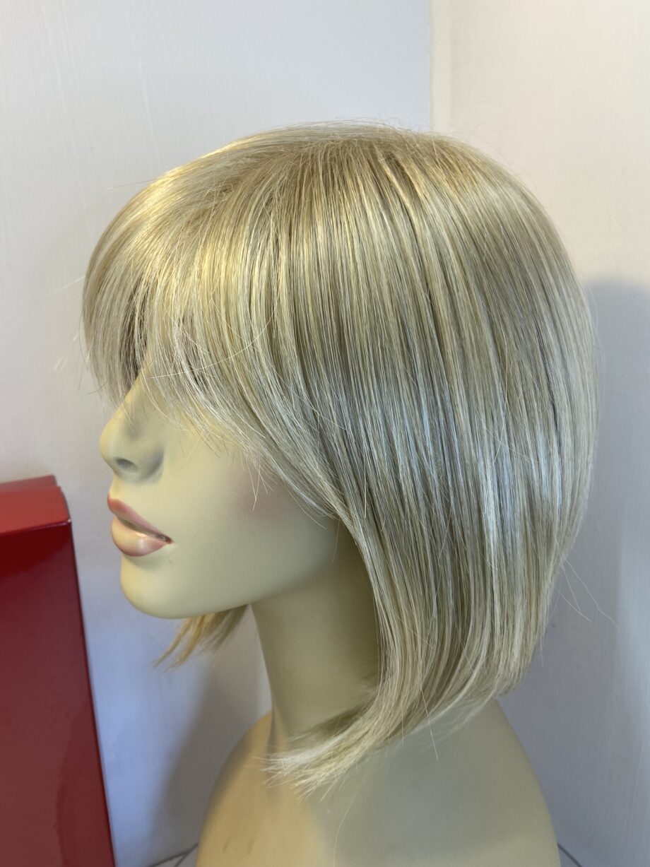 Rene of Paris creamy blonde wig. Bblms490