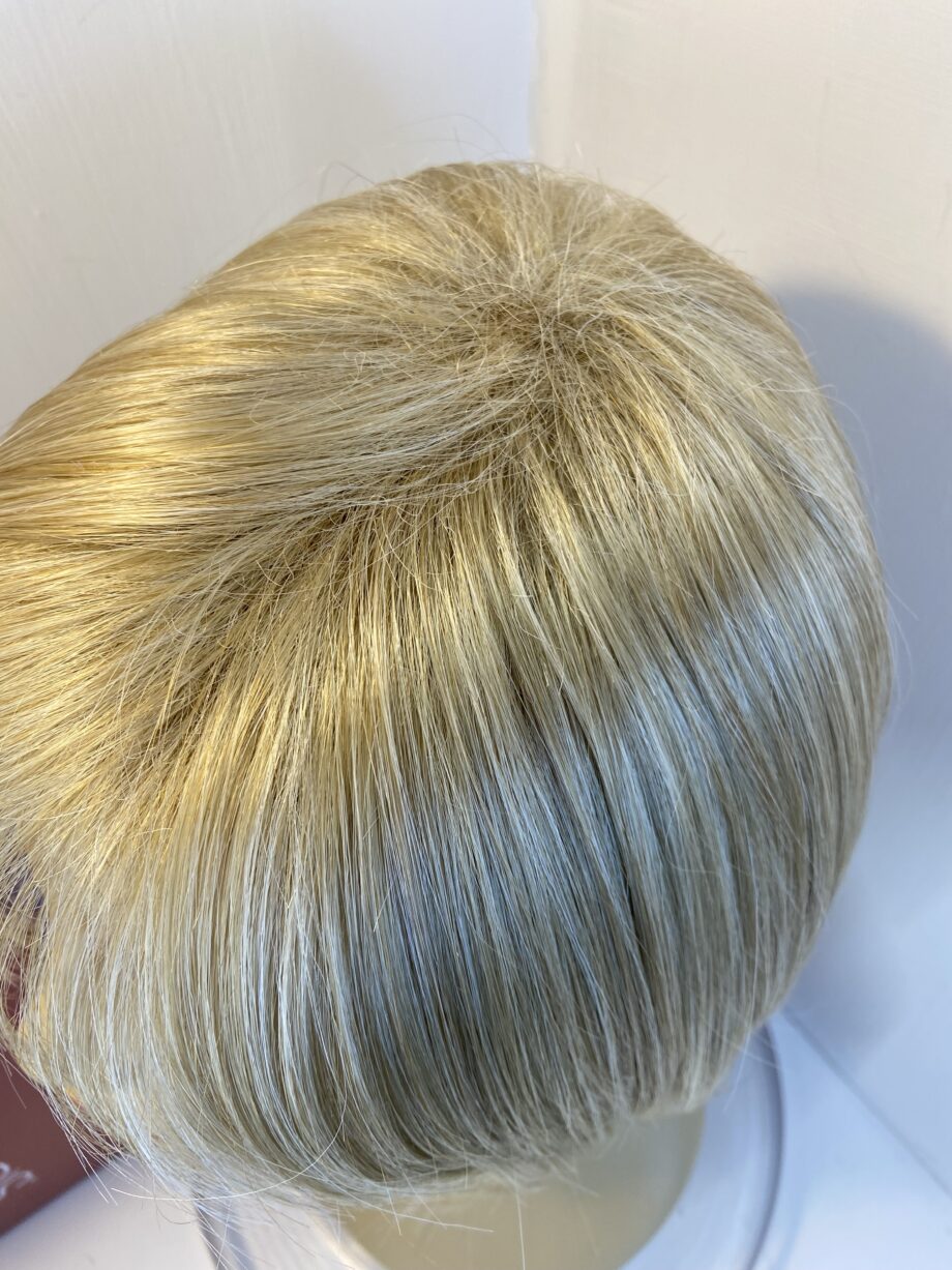 Rene of Paris creamy blonde wig. Bblms490