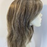 Long brown wig. Brmw588