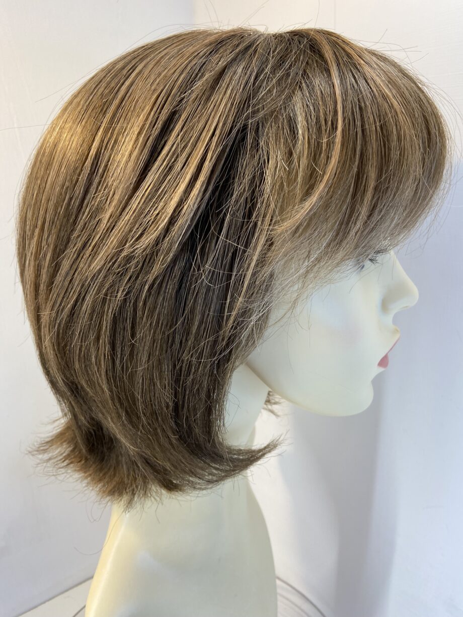 Warm shiny brown wig. Brms590